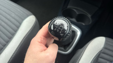 Toyota Yaris 1.33 VVT-i Design 5dr Petrol Hatchback